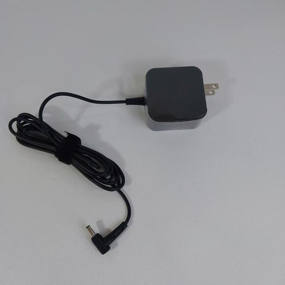 Genuine Asus Laptop Charger AC Adapter Power Supply W19-045N3A 19V 2.37A 45W - Picture 1 of 4